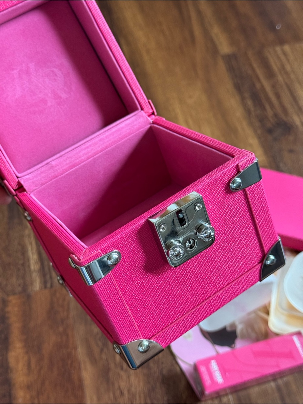 Huda Beauty Bundle • check photos carefully - Picture 16 of 17